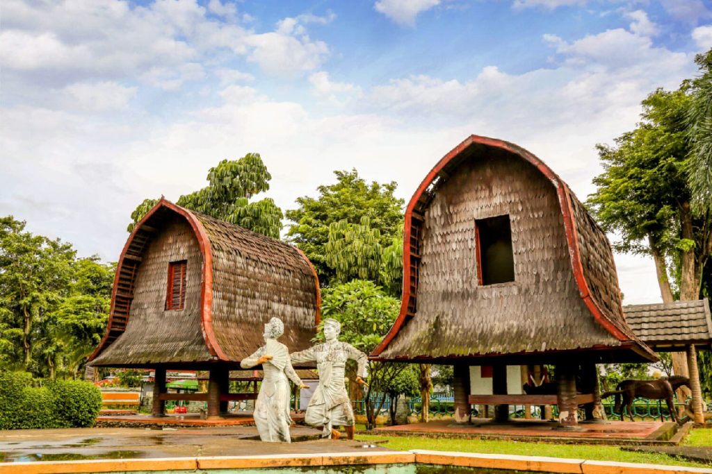 Rumah Adat Bunga